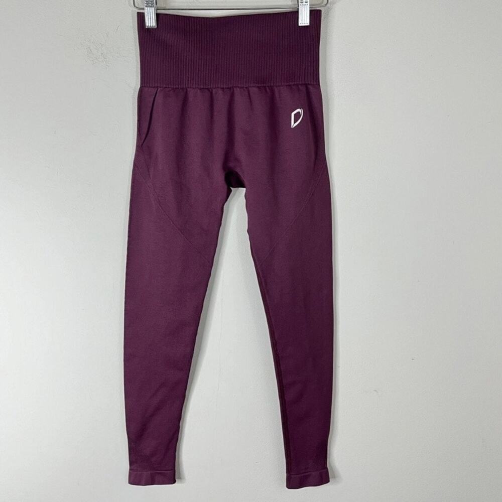 Seamless Athletic Leggings Women's Size XS Purple High Rise 7/8 Compression - Picture 3 of 7